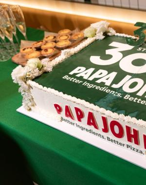 Shaq helps open the 300th Papa Johns restaurant in China