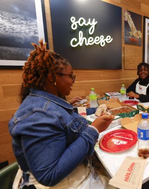 To inspire and empower up-and-coming young entrepreneurs, Papa Johns recently hosted members from the Boys & Girls Club of Metro Atlanta at our corporate hub to experience being a “Franchisee for a Day.”