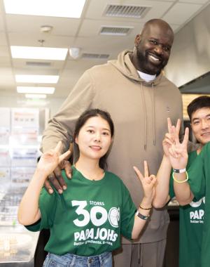 Shaq helps open the 300th Papa Johns restaurant in China